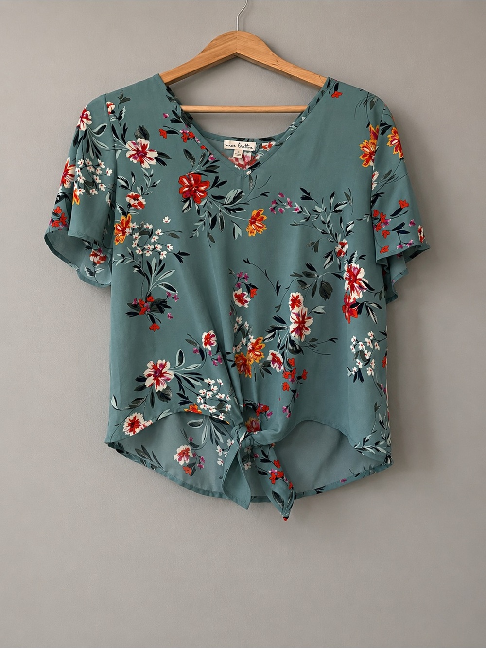 Nine Britton Women’s Medium Floral Tie Front Blouse Blue Green Flutter Sleeve